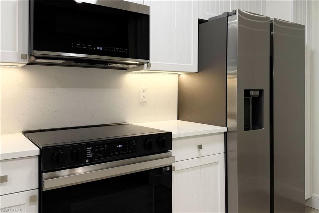 1100 Pine Ridge RD # A106, NAPLES FL 34108-13