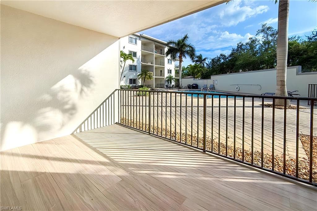1100 Pine Ridge RD # A106, NAPLES FL 34108-18