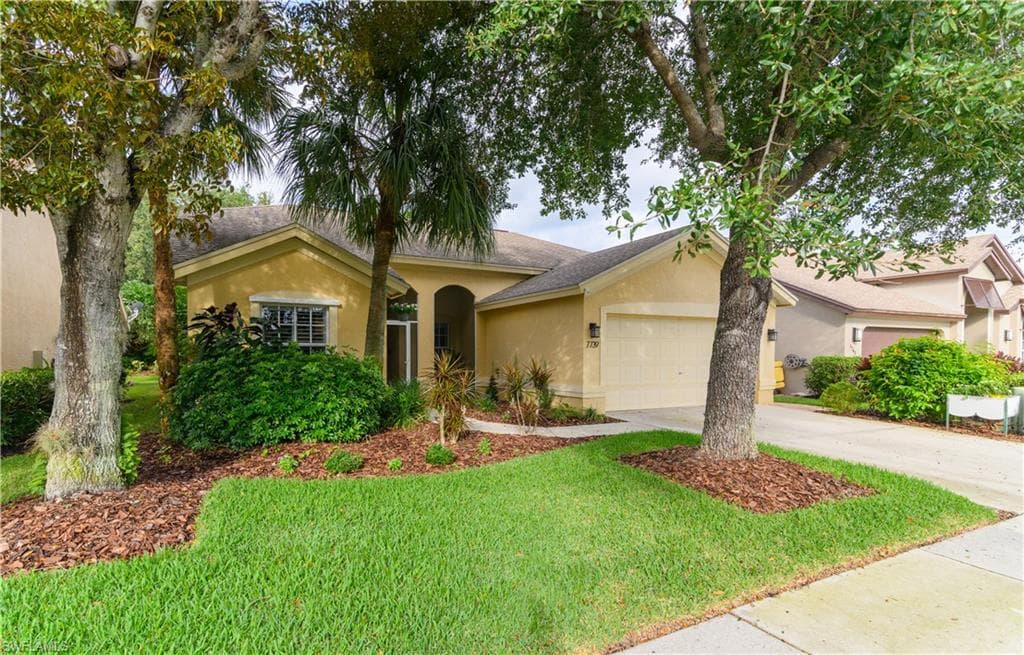 7739 Citrus Hill LN, NAPLES FL 34109-1