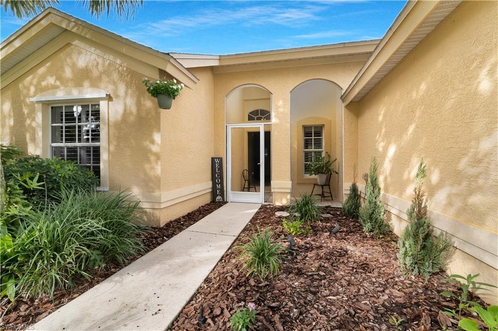 7739 Citrus Hill LN, NAPLES FL 34109-2