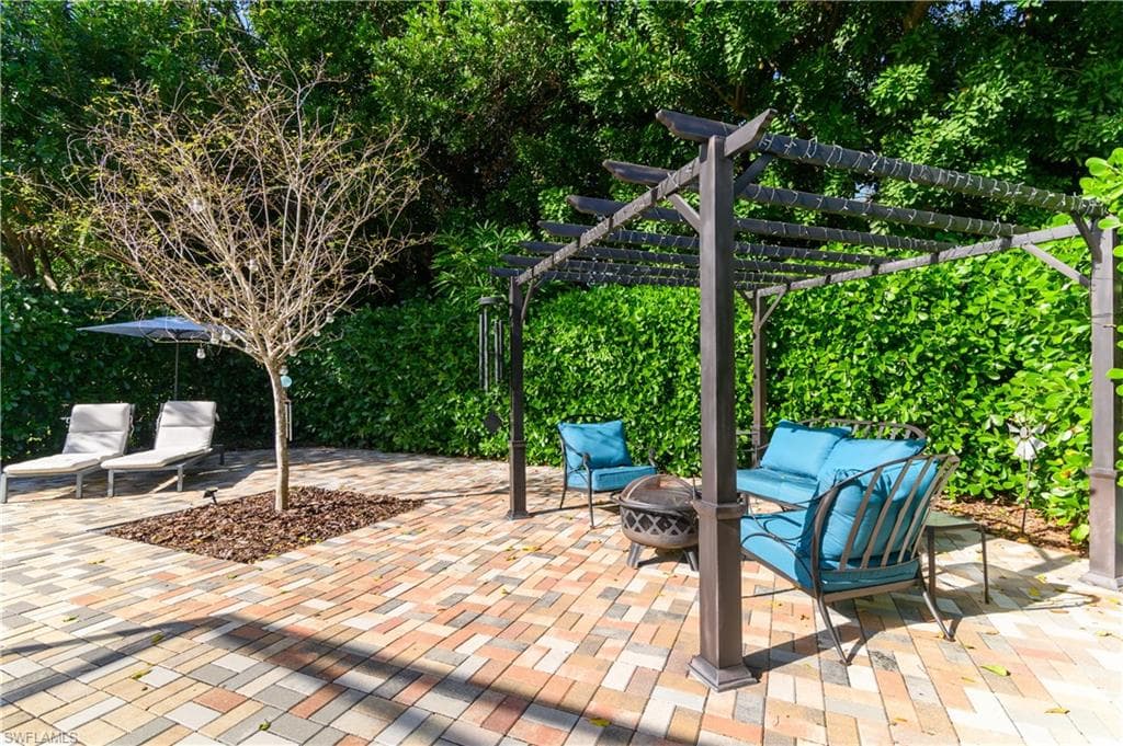 7739 Citrus Hill LN, NAPLES FL 34109-29