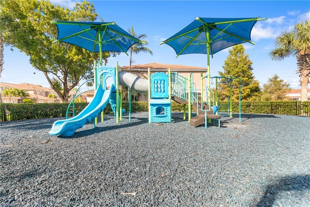 9602 Roundstone CIR, FORT MYERS FL 33967-33