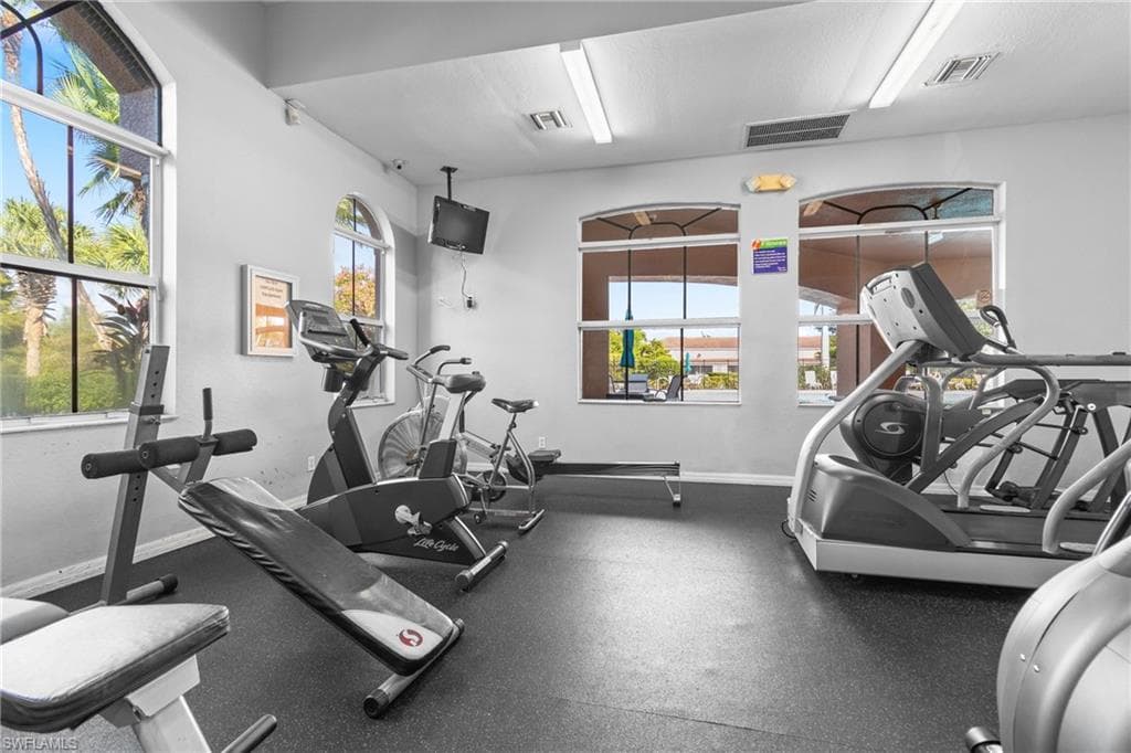 9602 Roundstone CIR, FORT MYERS FL 33967-32