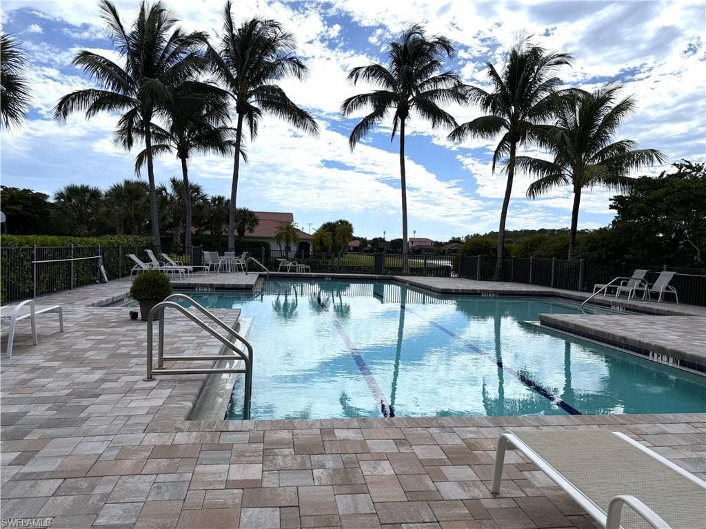 13462 Kent ST, NAPLES FL 34109-27