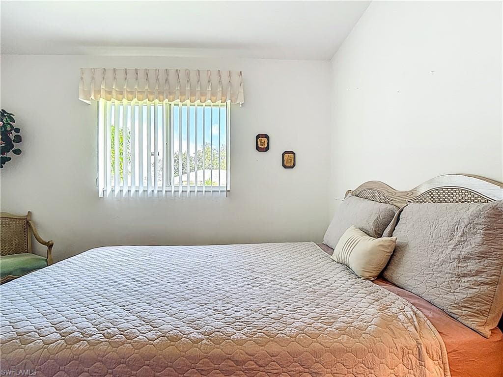 402 Chancery AVE, LEHIGH ACRES FL 33936-25