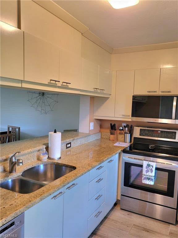 1001 Eastham WAY # C106, NAPLES FL 34104-2