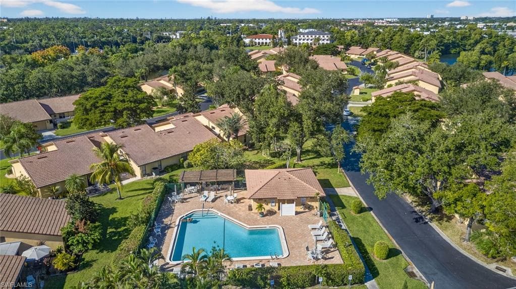 5490 Governors DR, FORT MYERS FL 33907-33