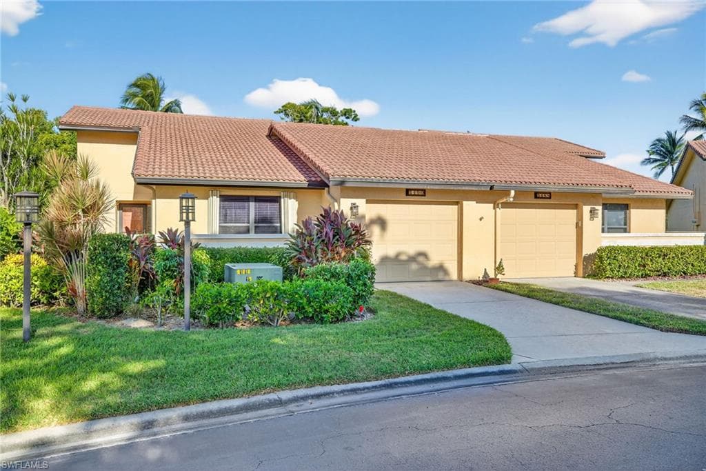 5490 Governors DR, FORT MYERS FL 33907-34