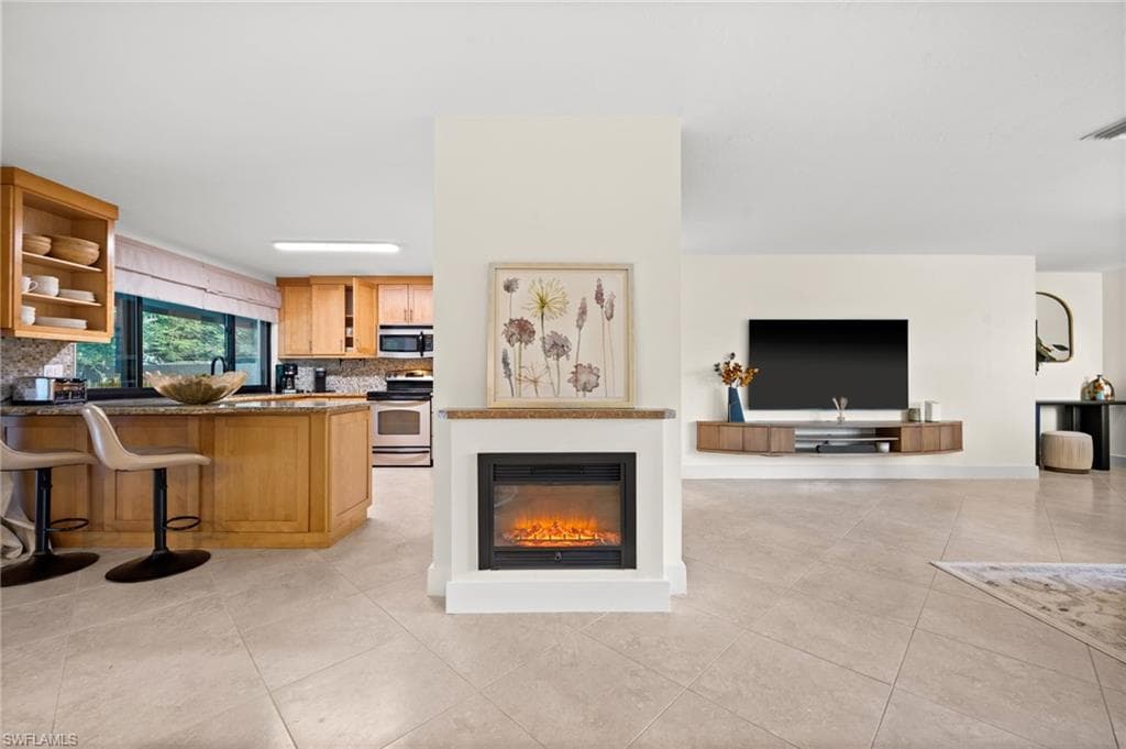 472 Palm River BLVD, NAPLES FL 34110-12