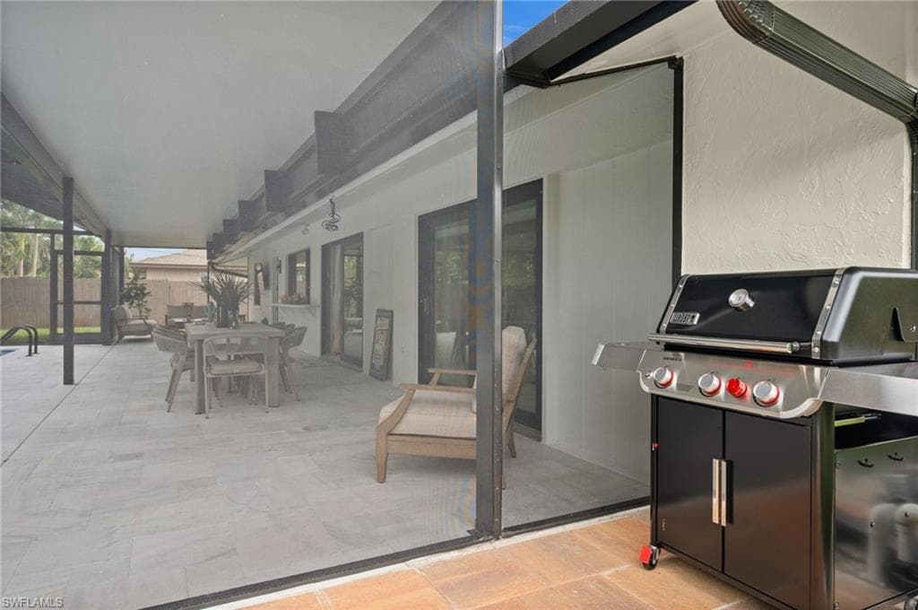 472 Palm River BLVD, NAPLES FL 34110-27