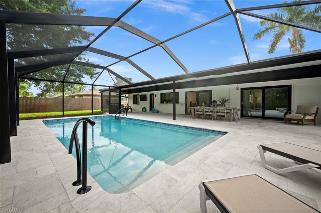472 Palm River BLVD, NAPLES FL 34110-9