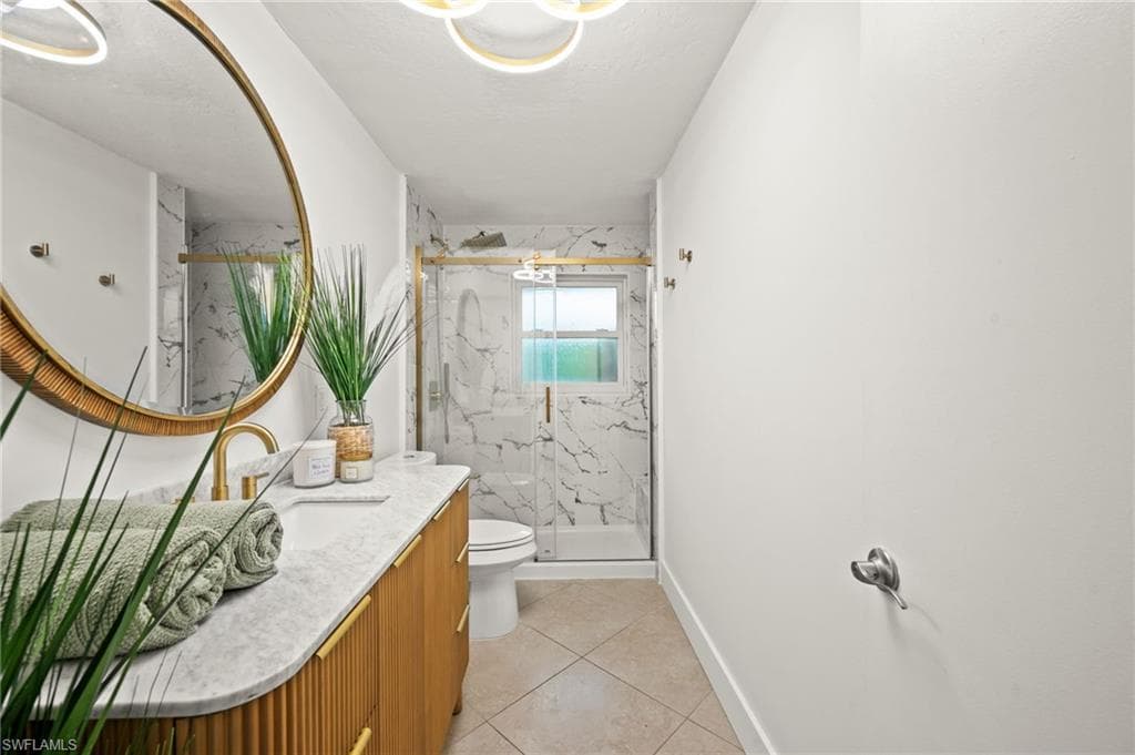 472 Palm River BLVD, NAPLES FL 34110-39