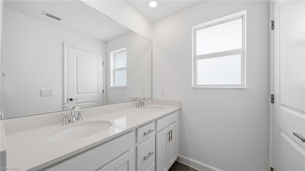 15705 Raveneli CT-22