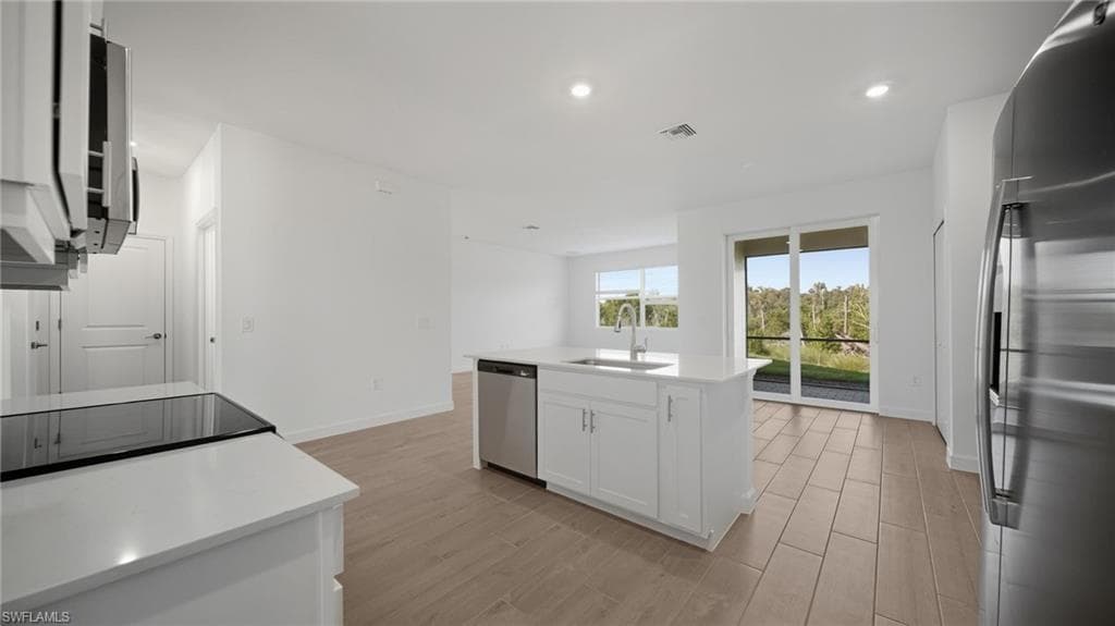 15705 Raveneli CT-16