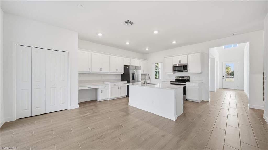 15705 Raveneli CT-13