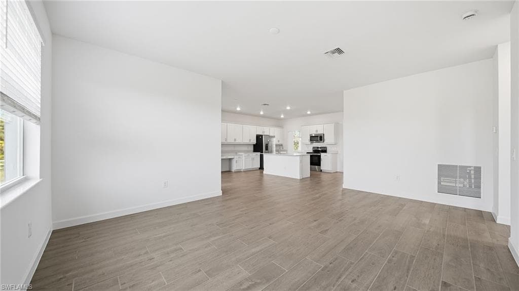 15705 Raveneli CT-7