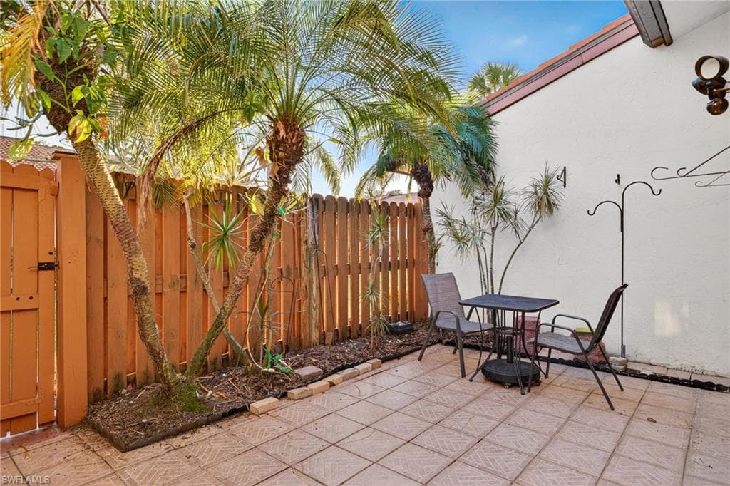 1414 Park Shore CIR # 2, FORT MYERS FL 33901-25