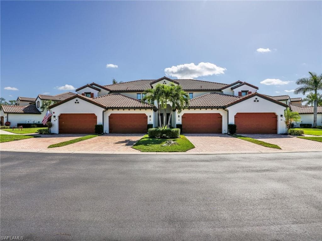 15177 Butler Lake DR # 201, NAPLES FL 34109-34