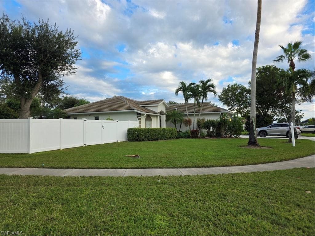 857 Summerfield DR, NAPLES FL 34120-1