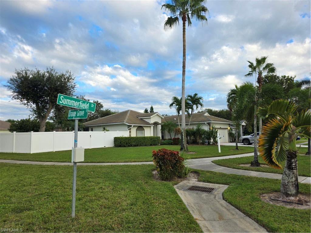 857 Summerfield DR, NAPLES FL 34120-2