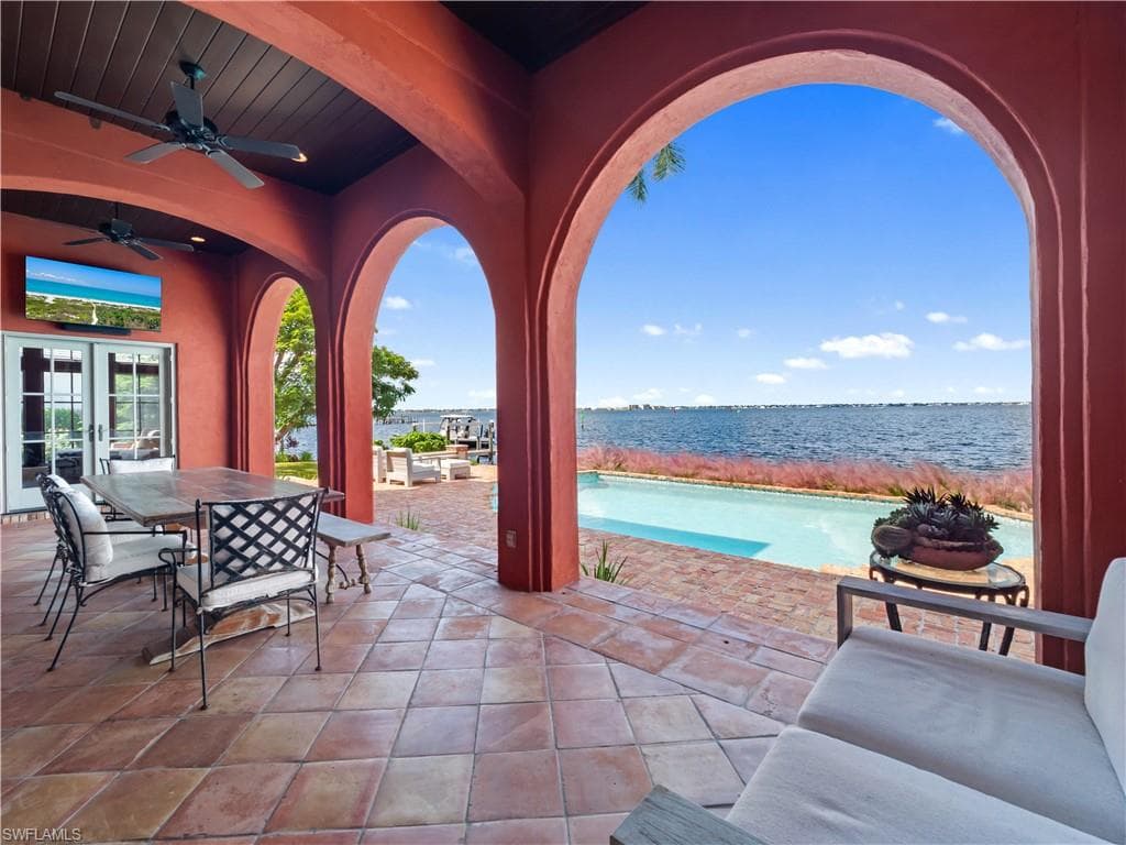 5844 Riverside LN, FORT MYERS FL 33919-26