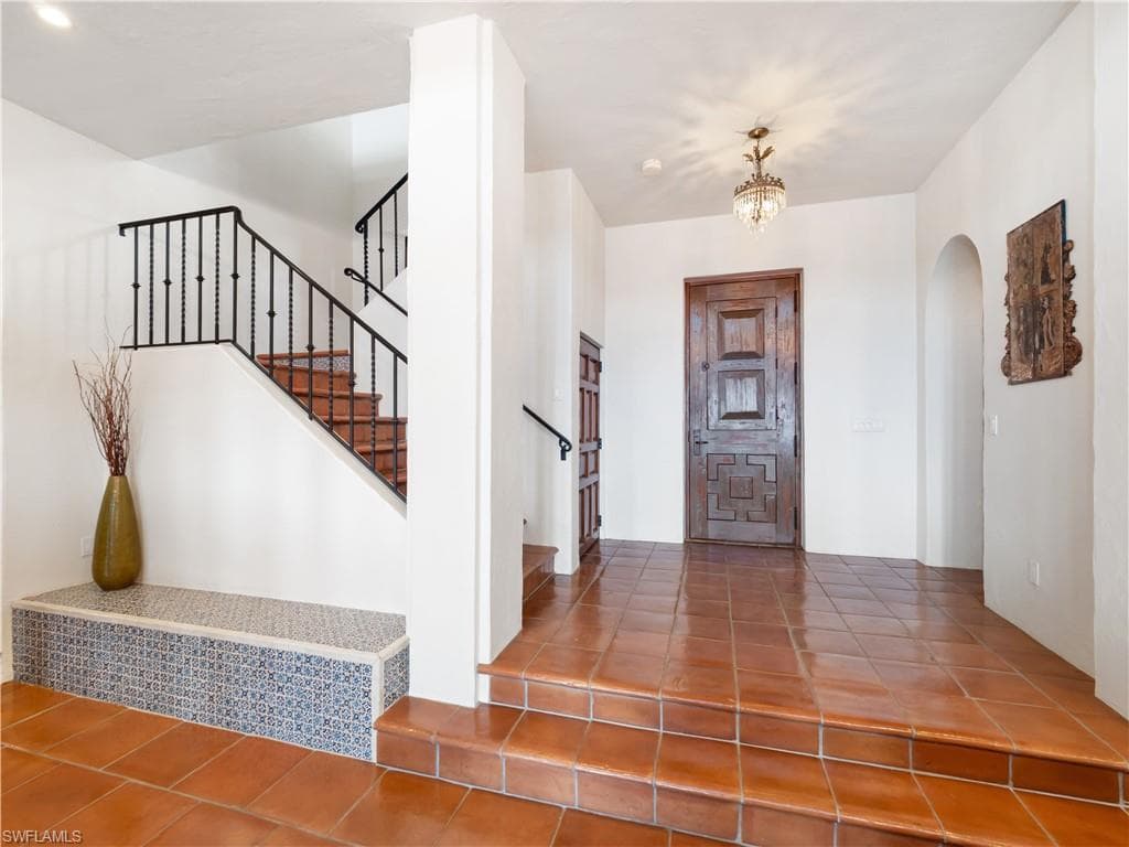 5844 Riverside LN, FORT MYERS FL 33919-8