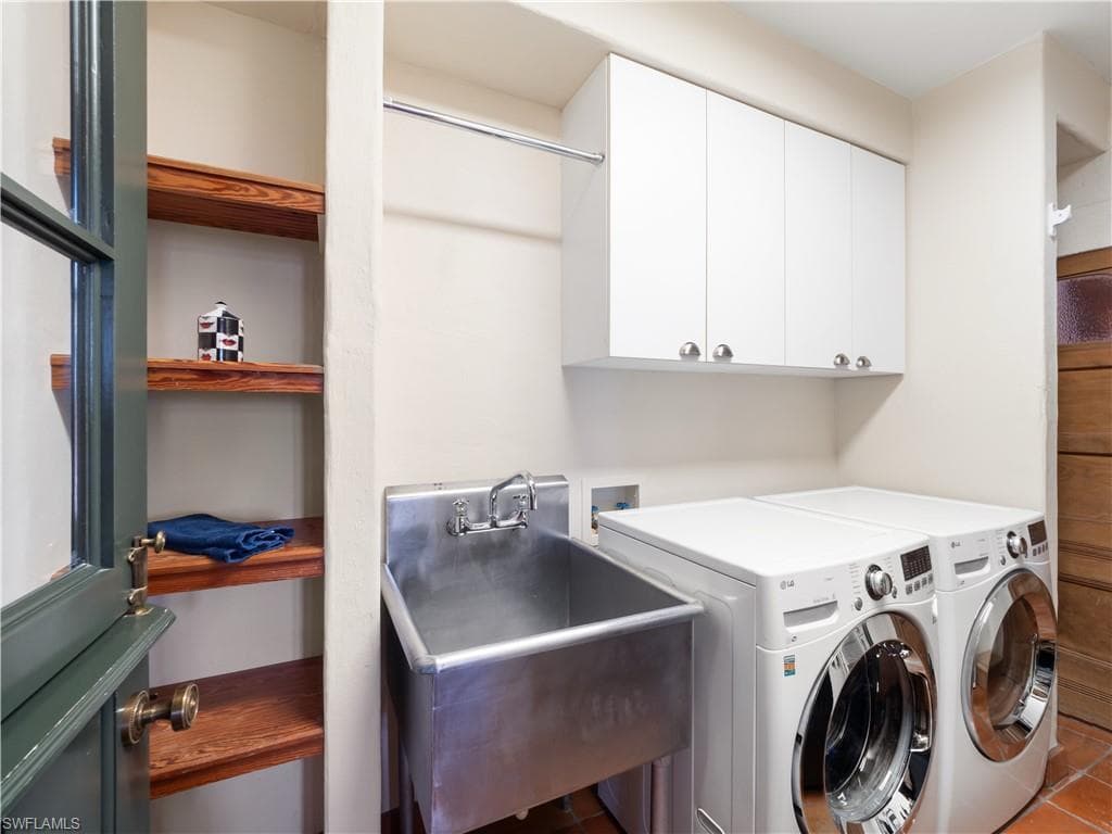 5844 Riverside LN, FORT MYERS FL 33919-17