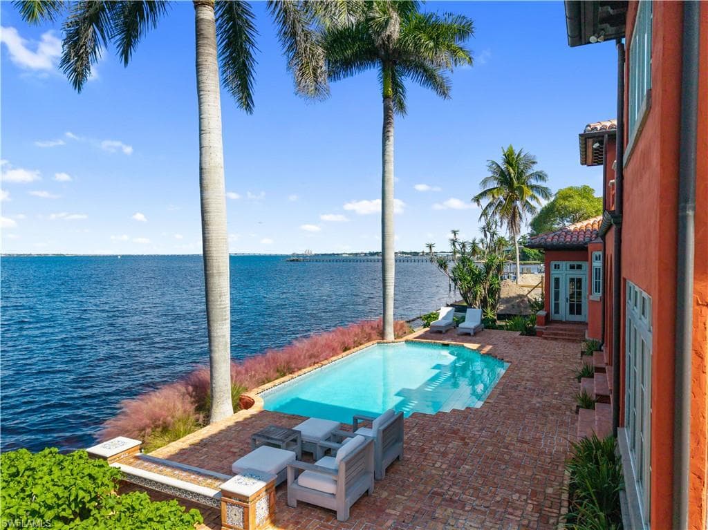 5844 Riverside LN, FORT MYERS FL 33919-28