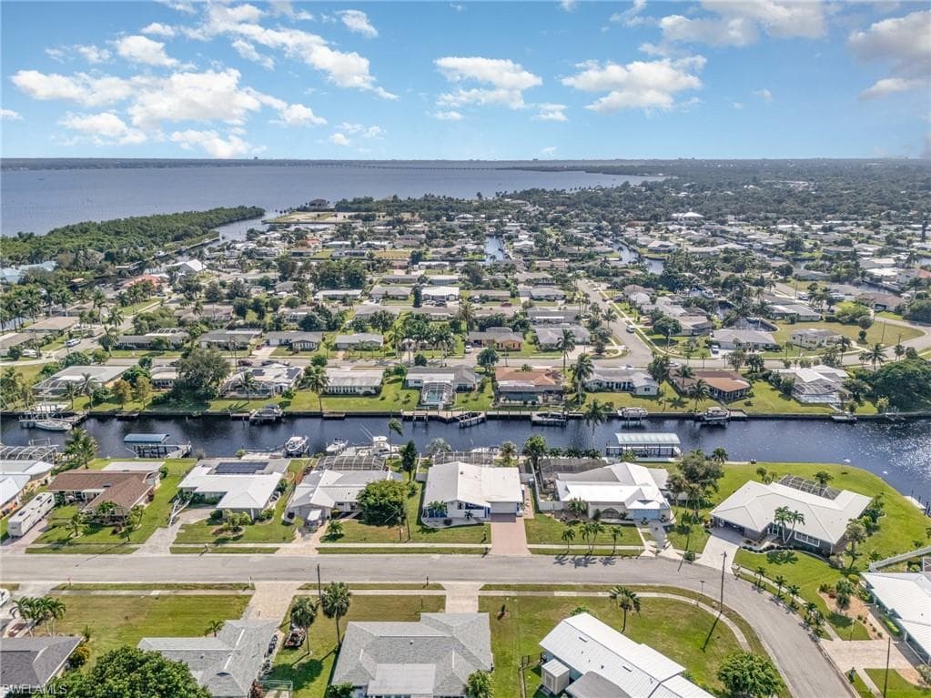 1661 Swan TER, NORTH FORT MYERS FL 33903-41