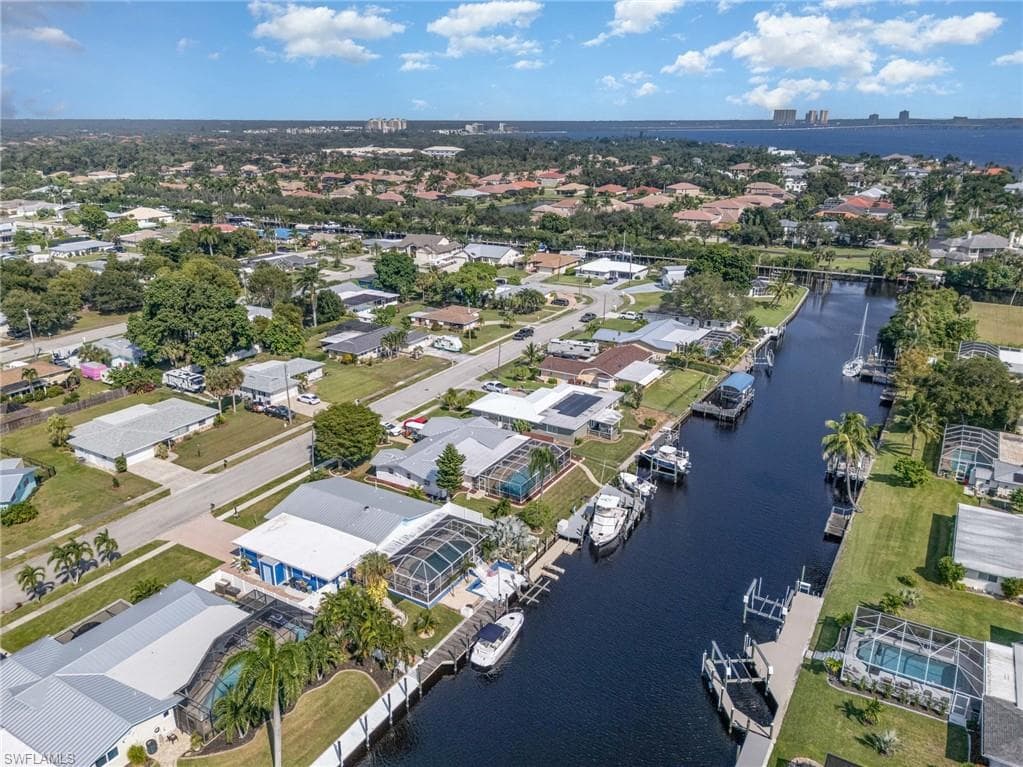 1661 Swan TER, NORTH FORT MYERS FL 33903-38