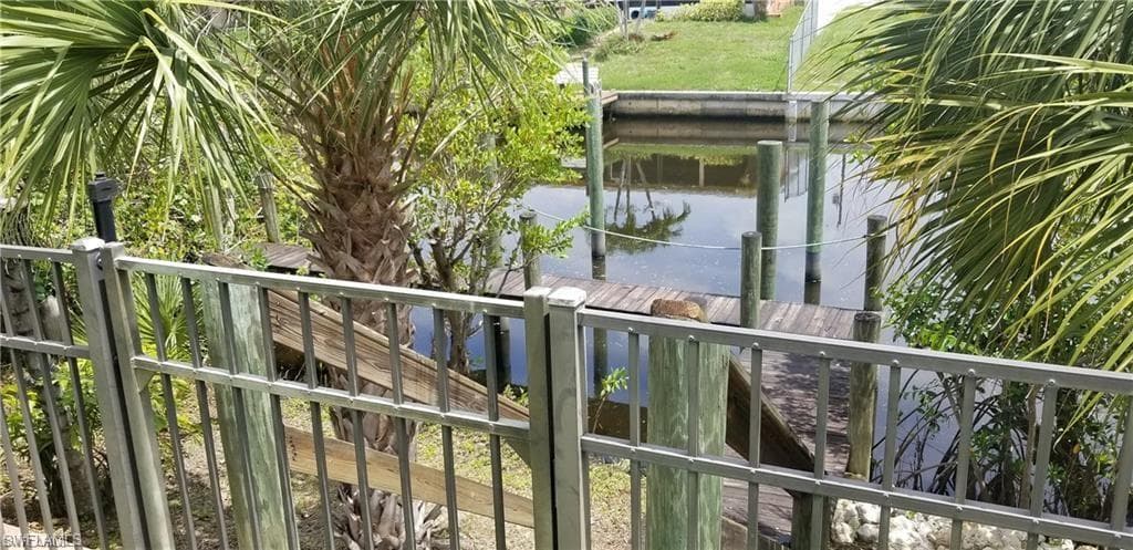 9358 Palm Island CIR, NORTH FORT MYERS FL 33903-1