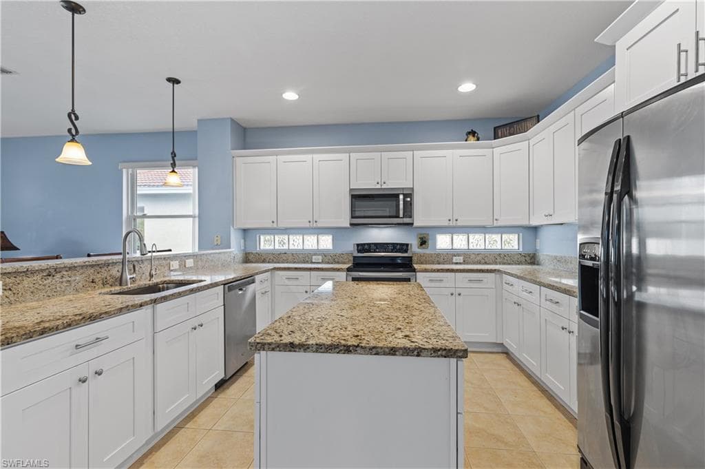 3569 Malagrotta CIR, CAPE CORAL FL 33909-8