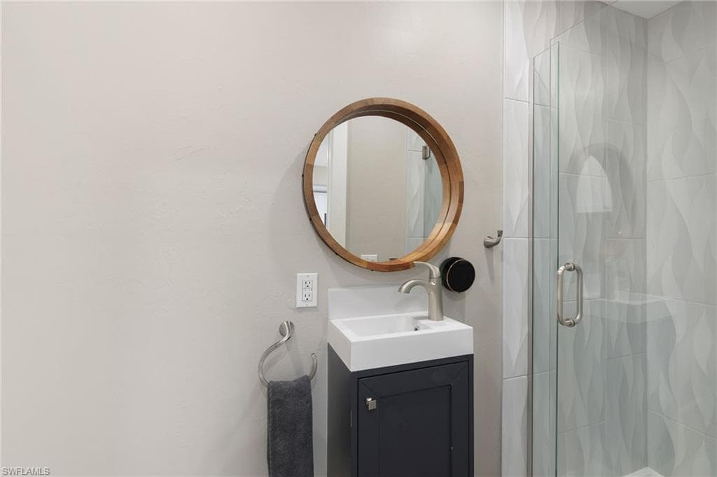 5100 Harborage DR, FORT MYERS FL 33908-23