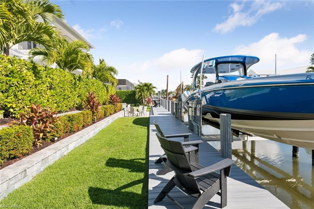 470 17th AVE S, NAPLES FL 34102-44