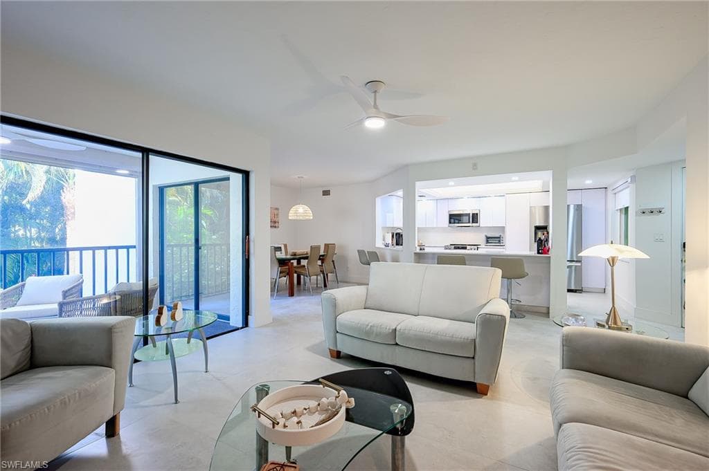 592 Beachwalk CIR # N202, NAPLES FL 34108-7