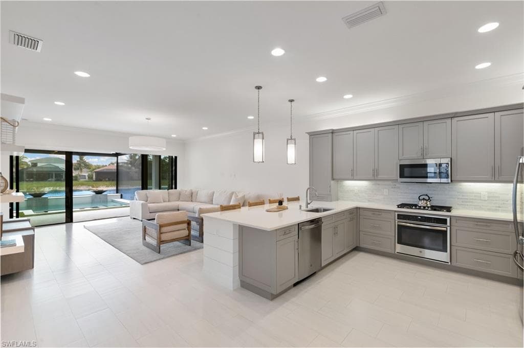 4409 Aurora ST, NAPLES FL 34119-5