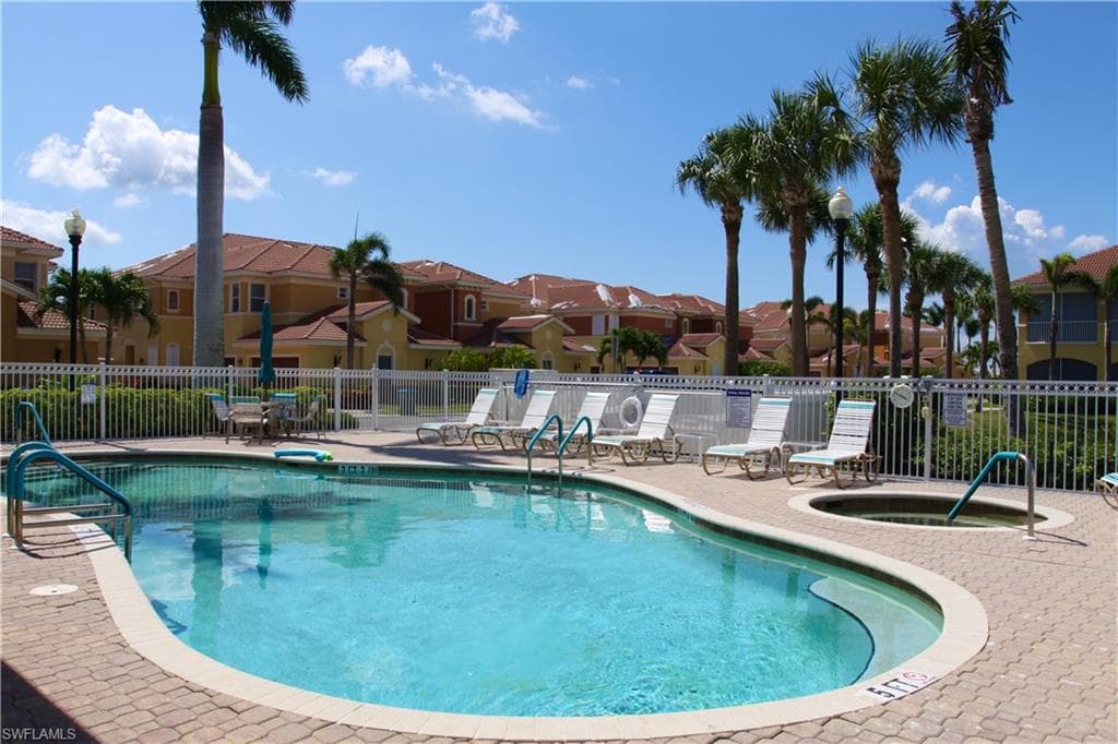 190 Shadroe Cove CIR # 703, CAPE CORAL FL 33991-25