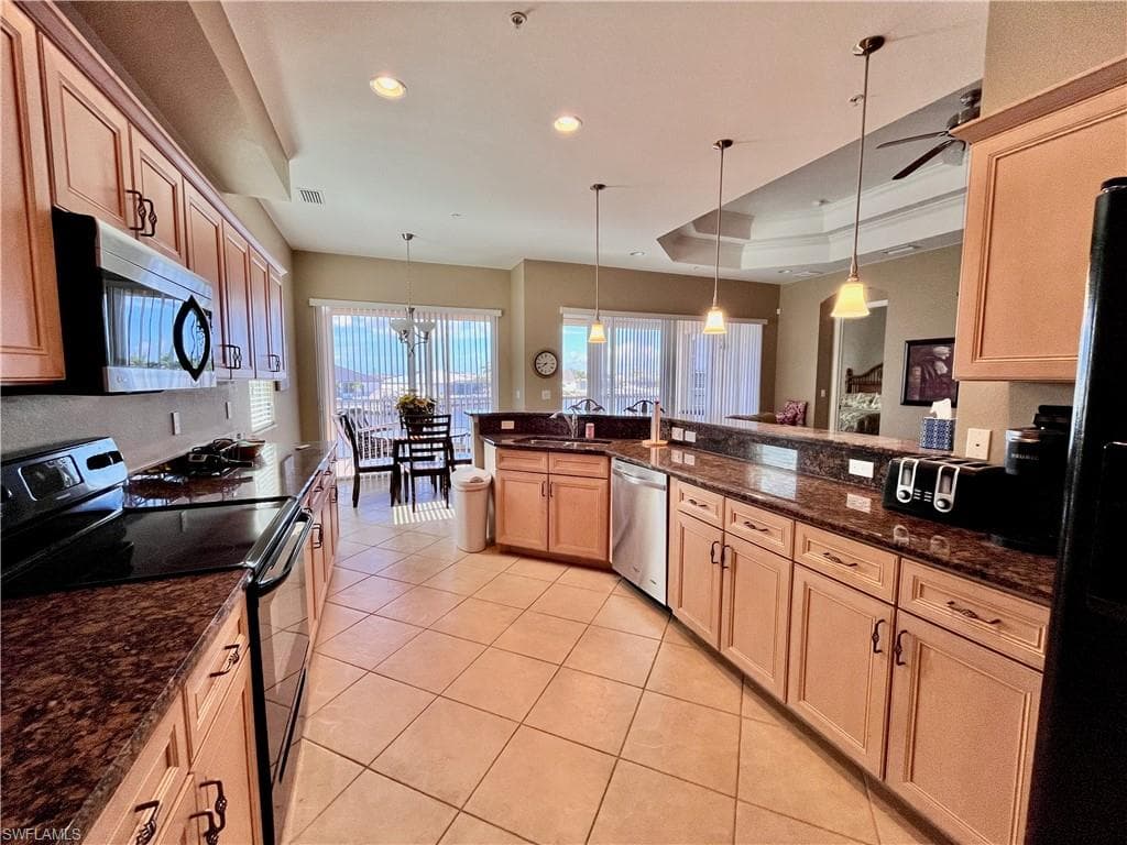 190 Shadroe Cove CIR # 703, CAPE CORAL FL 33991-4