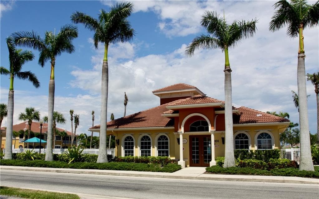 190 Shadroe Cove CIR # 703, CAPE CORAL FL 33991-18
