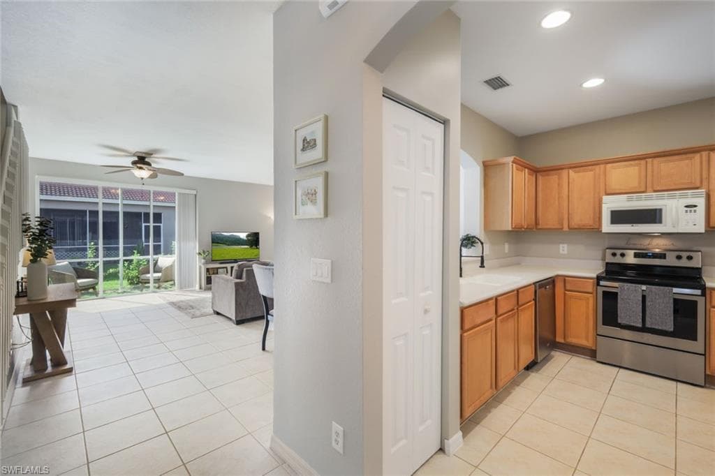 10004 Ravello BLVD, FORT MYERS FL 33905-7