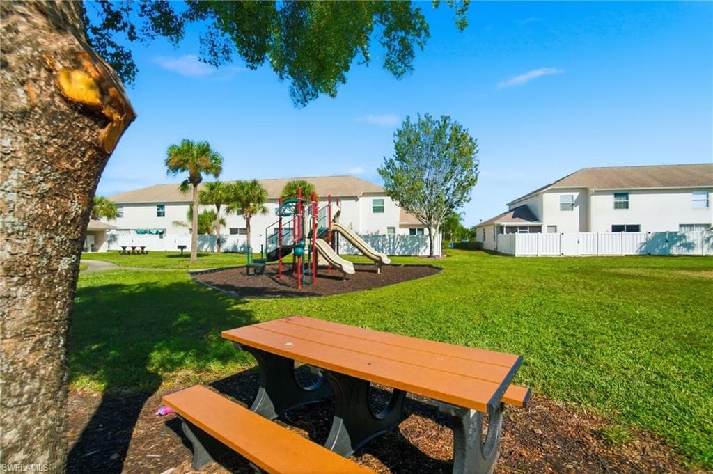 3009 Palmetto Oak DR # 104, FORT MYERS FL 33916-42
