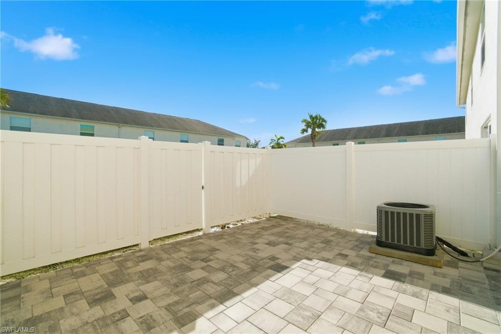 3009 Palmetto Oak DR # 104, FORT MYERS FL 33916-32