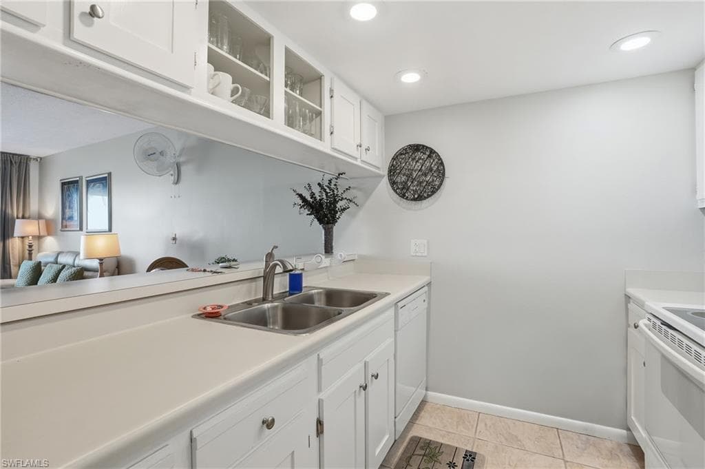 2875 Palm Beach BLVD # 202, FORT MYERS FL 33916-16