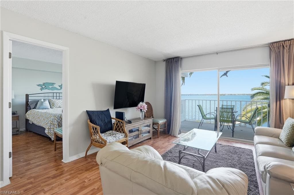 2875 Palm Beach BLVD # 202, FORT MYERS FL 33916-19