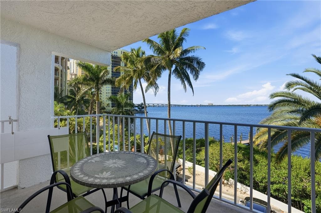 2875 Palm Beach BLVD # 202, FORT MYERS FL 33916-9