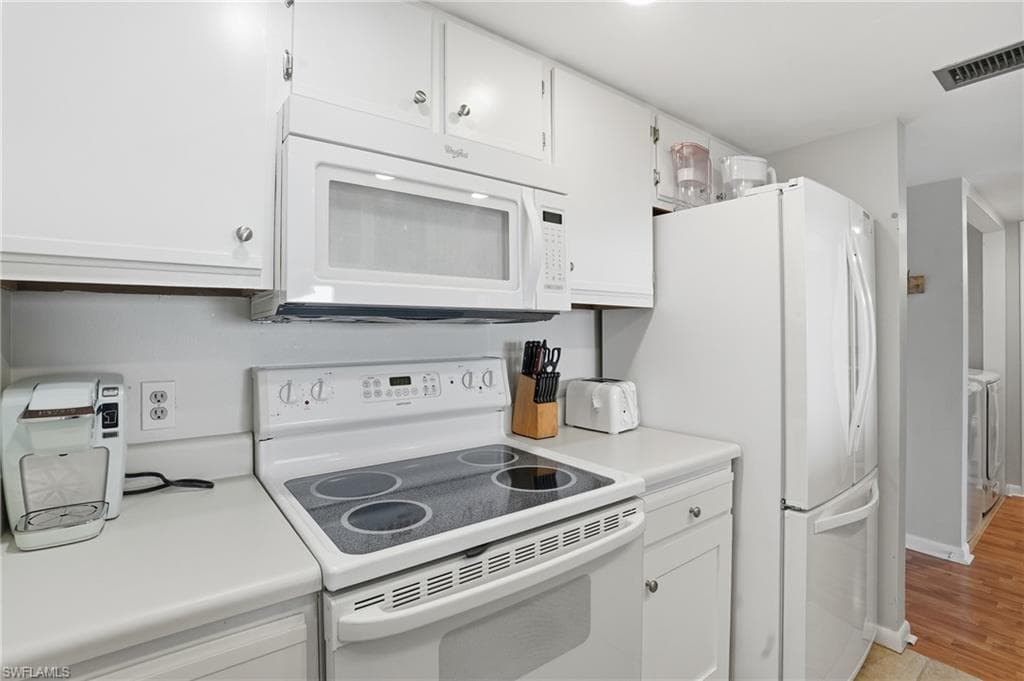 2875 Palm Beach BLVD # 202, FORT MYERS FL 33916-18