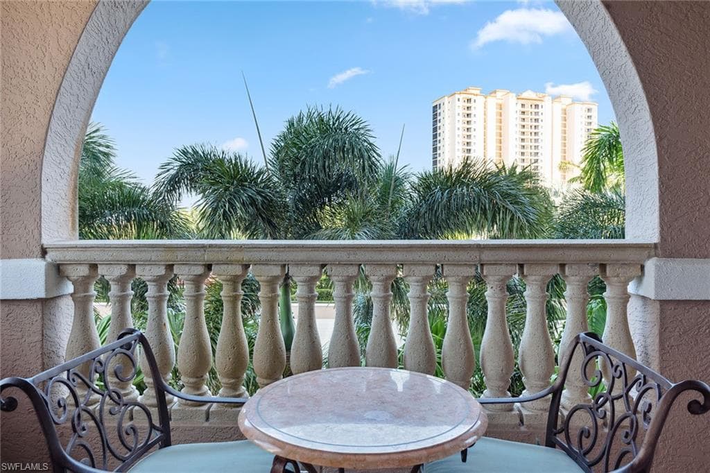 1060 Borghese LN # 206, NAPLES FL 34114-27