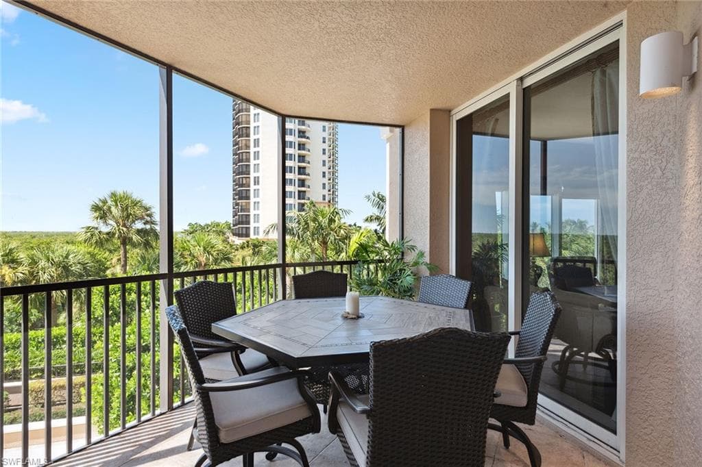 1060 Borghese LN # 206, NAPLES FL 34114-29