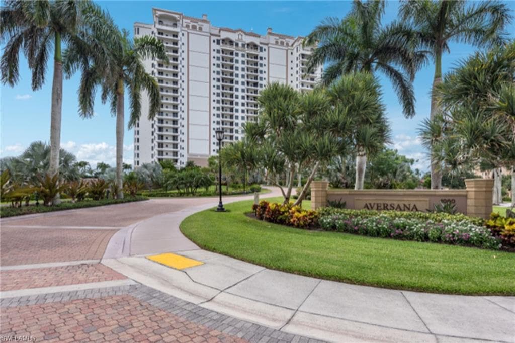 1060 Borghese LN # 206, NAPLES FL 34114-39