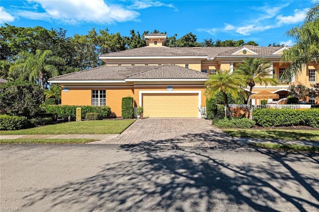 4815 Aston Gardens WAY # 201, NAPLES FL 34109-1